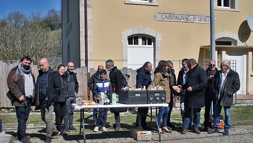 Une affluence inaccoutumée à la gare de Campagnac.