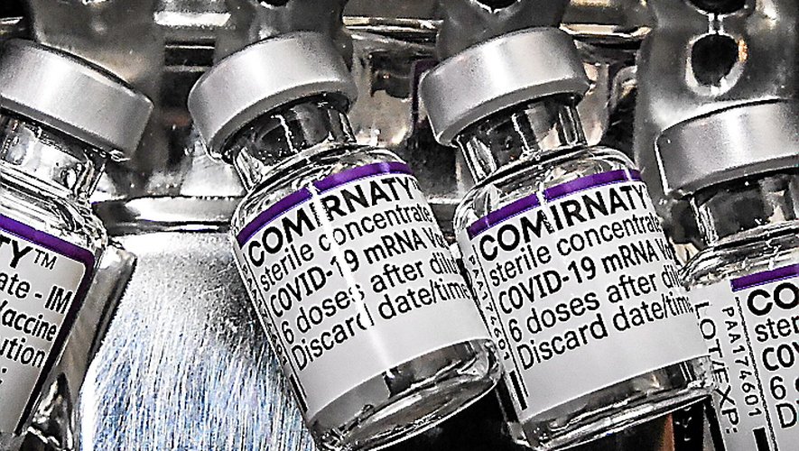 Le vaccin Pfizer arrive en tête des doses gaspillées. 