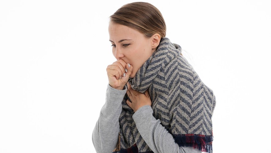 Une gêne respiratoire durable est l'un des symptômes observés.