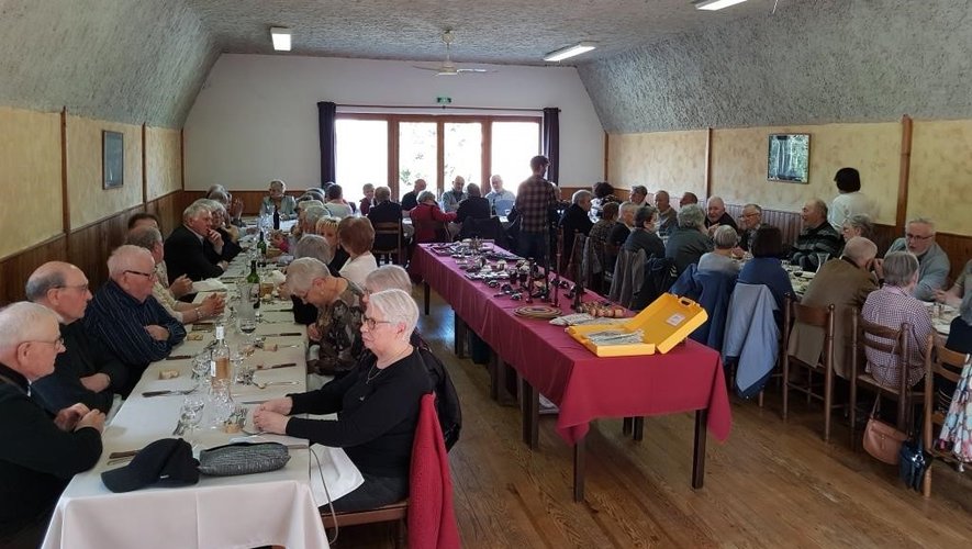 Plus de 60 convives autour de la table au Relais de Lassouts