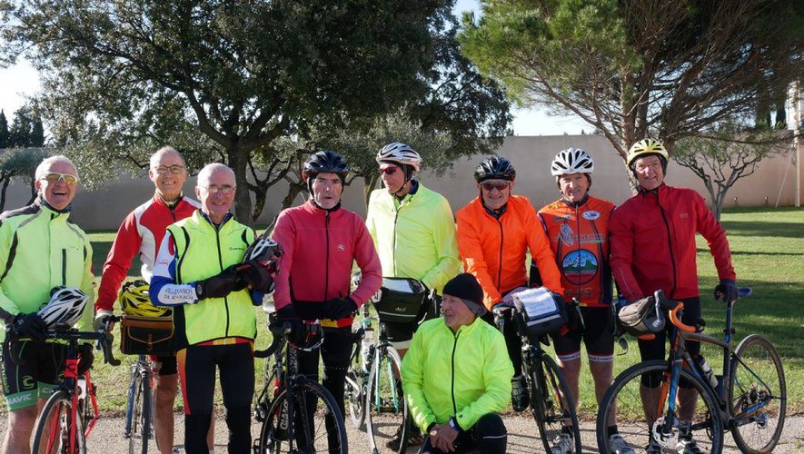Un groupe du Cyclo-Sport villefranchois.DDM Archives
