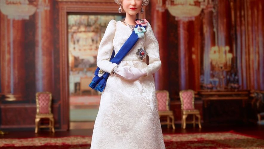 La poupée Barbie à l'effigie de la reine Elizabeth II.