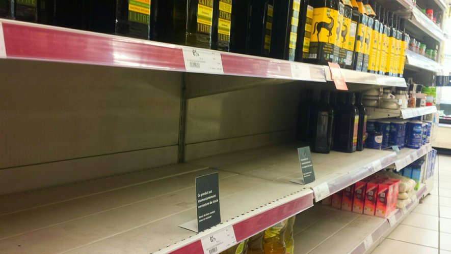 Les bouteilles d'huile de tournesol ont disparu des supermarchés, et certains autres produits alimentaires aussi.