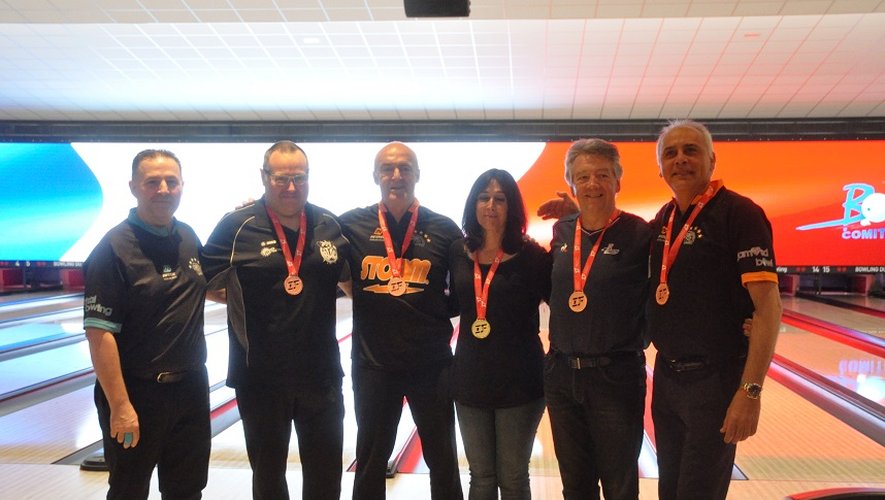 Les 6 médaillés au championnat du monde sénior+ à Dubai étaient présents au tournoi du BCRO.