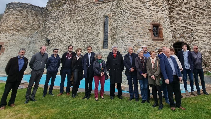 La délégation a notamment  visité le château de Belcastel.