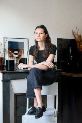 Jade Estival a rejoint la maison Hurel en 2019 et travaille pour Dior, Chanel, Armani ou encore Valentino.	@JE