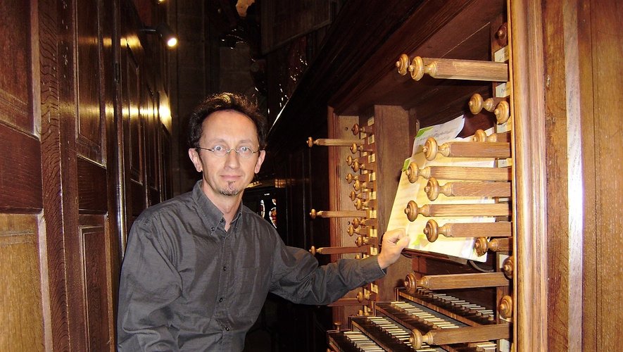 Jacques Pichard, organiste  à la cathédrale de Nanterre sera  à Conques pour un récital de  Jean-Sébastien Bach.