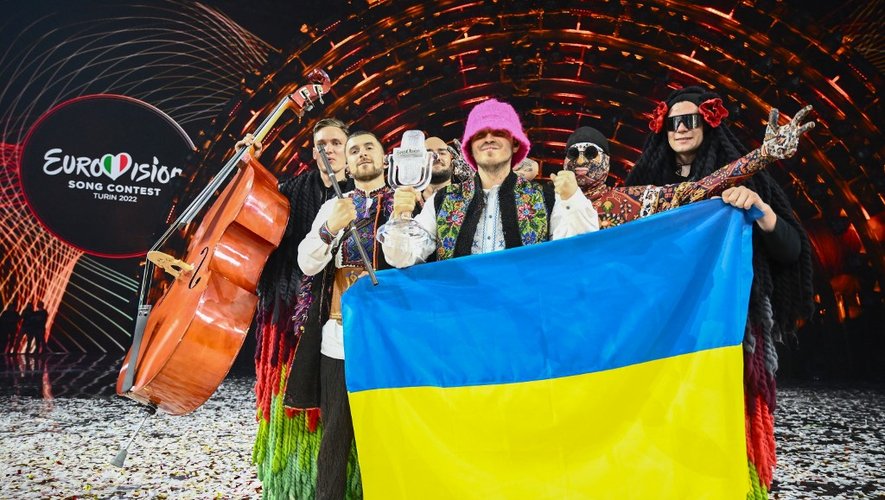 L'Ukraine a remporté samedi soir en Italie le concours Eurovision de la chanson : Le Kalush Orchestra, dont la chanson "Stefania" mêle hip-hop et musique traditionnelle, a recueilli 631 points.