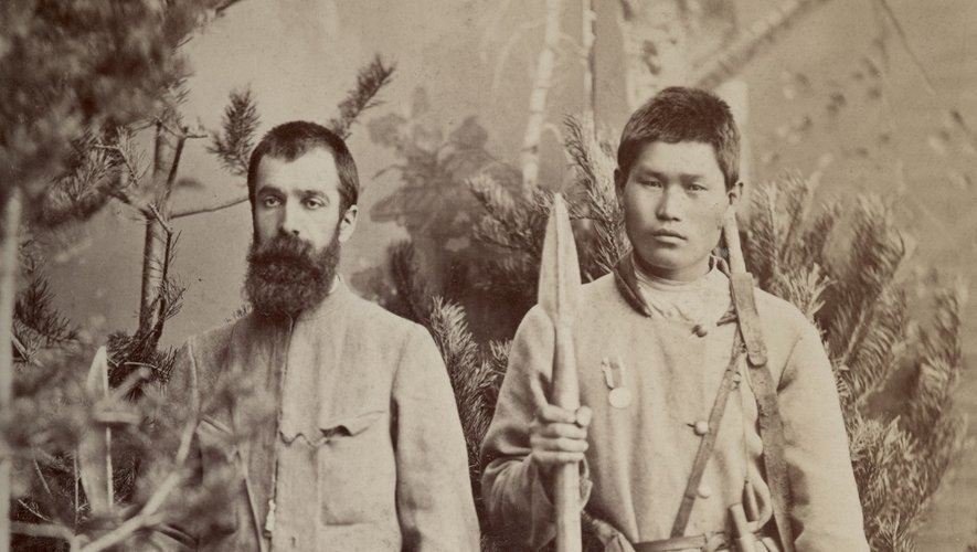 Joseph Martin avec un guide local (19e siècle). 