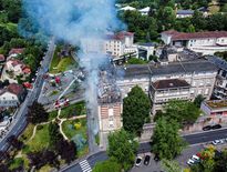 Le spectaculaire incendie qui a touché l'hôpital de Decazeville ce vendredi.