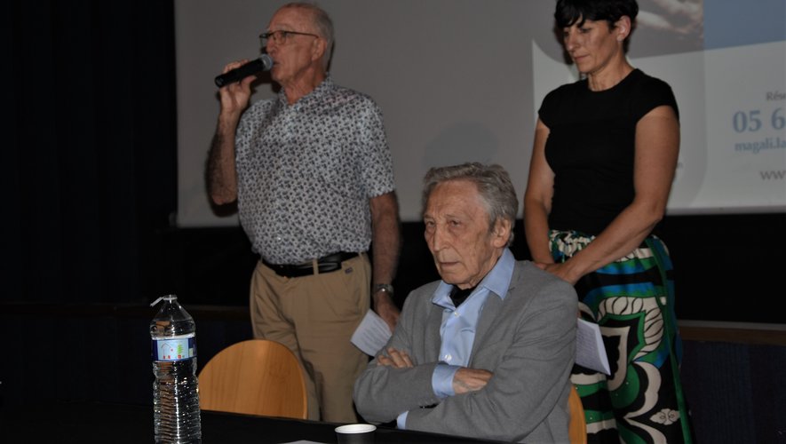 Le docteur Ausseil et Magalie Lacoste ont introduit la présentation de Georges Vigarello.