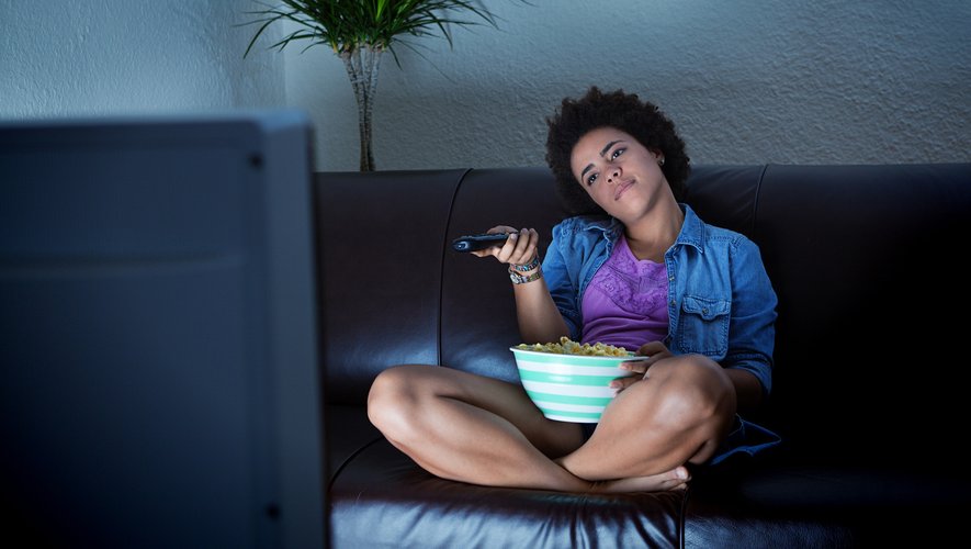D'après l'étude de YouGov, 9% des Français regardent entre 11 et 15 heures de contenus en streaming dans la semaine.
