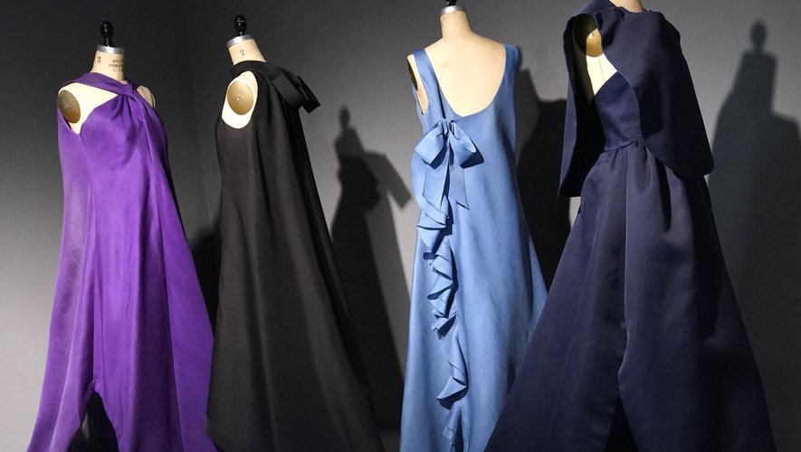 A New York, le musée du Fashion Institute of Technology (FIT) met à l'honneur les méthodes de construction et le savoir-faire des ateliers des maisons Dior et Balenciaga.
