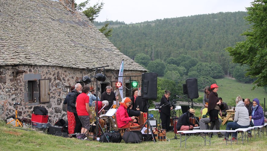 Les burons font la fête en musique à partir du 17 juin sur l'Aubrac.