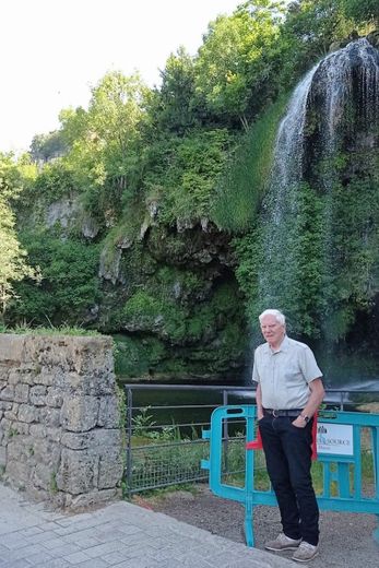 Jean-Claude Garrigou propose de s’informer sur le parcours de l’eau qui vient faire couler la cascade.