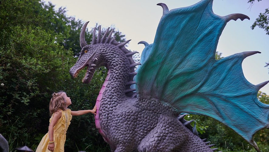 Les enfants vont pouvoir approcher 10 dragons dans le château de Belcastel à partir de mercredi 15 juin.