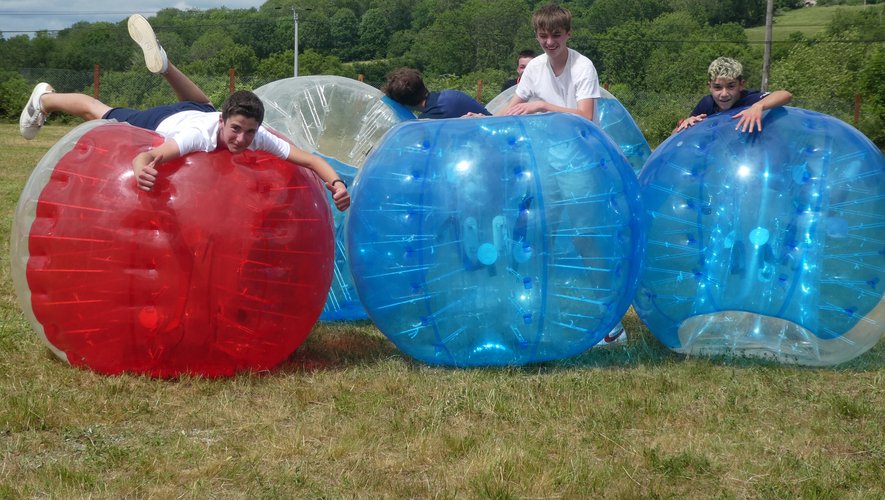 Le bubble-foot a été très apprécié par les jeunes lors de la fête du village.