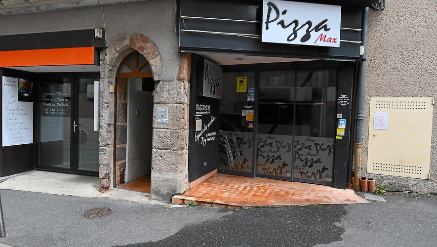 L'attaque a eu lieu lundi soir, à Rodez. Le gérant de la pizzeria a été sérieusement blessé.