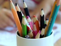 Face à la hausse des prix des fournitures, mieux vaut se renseigner sur l'allocation de rentrée scolaire.