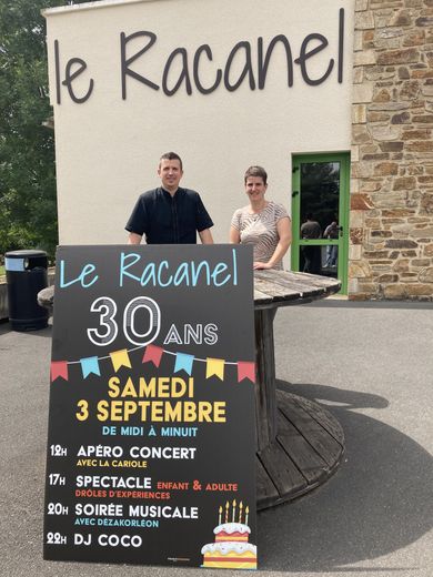 Jérôme et Sandrine Rigal tout heureuxde souffler les 30 bougies du restaurant.