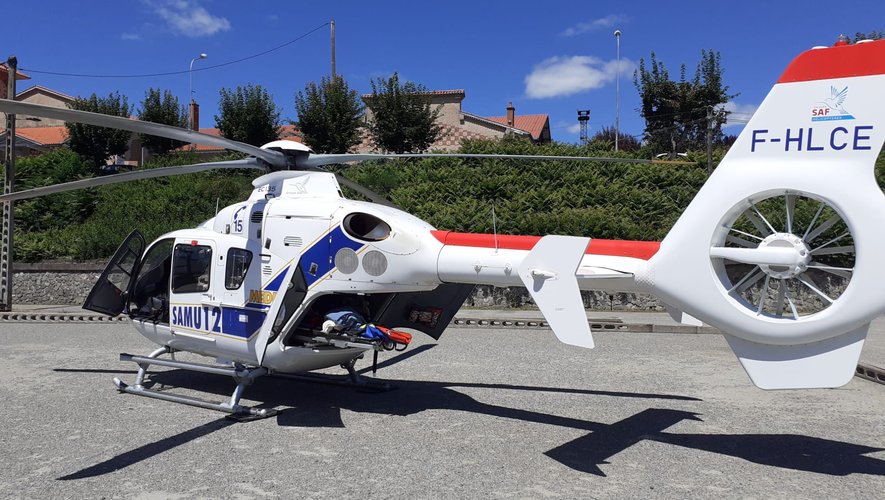 Le Samu 12 est arrivé sur place en hélicoptère.