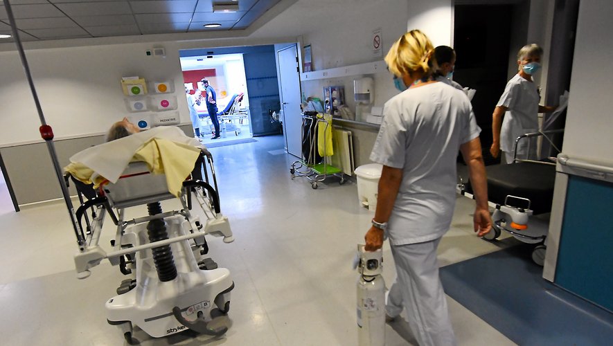 Le services des urgences de Rodez reçoit actuellement jusqu'à une centaine de patients par jour.