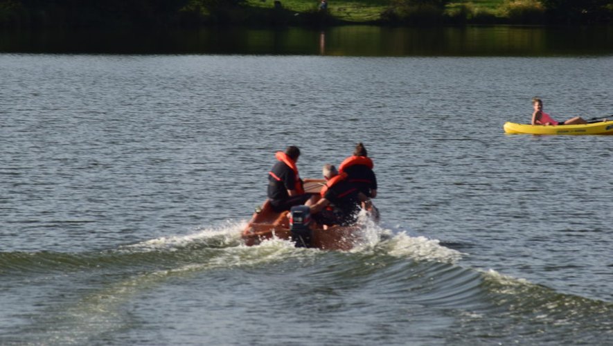 Le lac de Lenne est un lieu de loisirsà utiliser en observant les réglementations de sécurité.