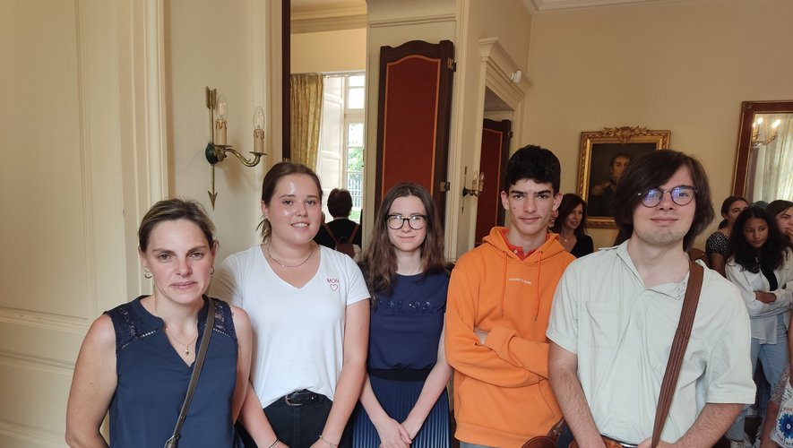 Quatre élèves de première se sont rendus à Rodez pour la remise des prix du concours national de la Résistance et de la Déportation.