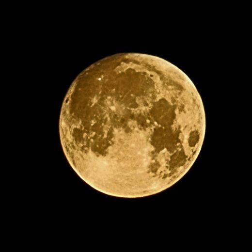 La lune photographiée à l'aide d'un téléphone Samsung S21 ultra, en zoom x100.