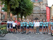 Le groupe de Donnons des elles au vélo au départ du boulevard Gambetta, à Rodez.