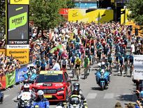 Le départ a été donné à 13 h 05.