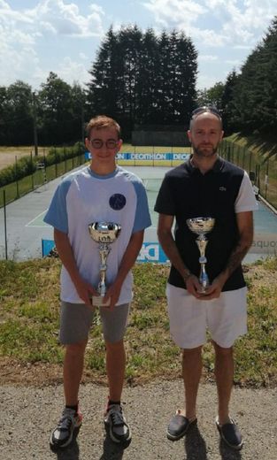 Ulysse Grenier et Michaël Maurs, vainqueurs du tournoi.