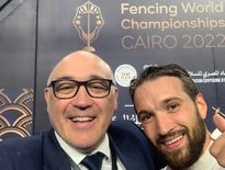 L'Aveyronnais Bruno Gares (à gauche), aux cotés du nouveau champion du monde d'épée, Romain Cannone.