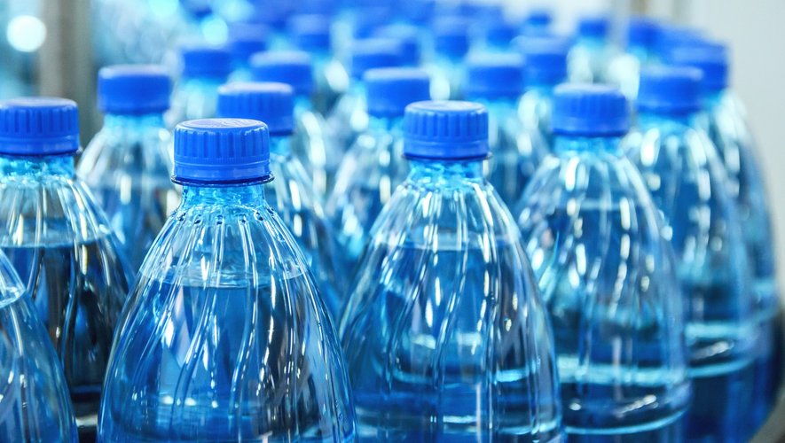 Microplastiques : 8 bouteilles d’eau sur 10 contaminées
