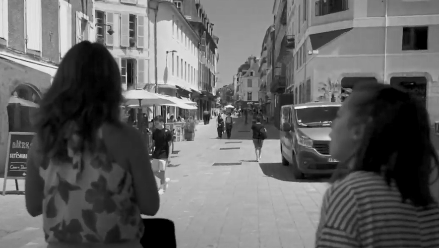 En France, 8 jeunes femmes de 18-24 ans sur 10 ne se sentent pas en sécurité dans la rue.
