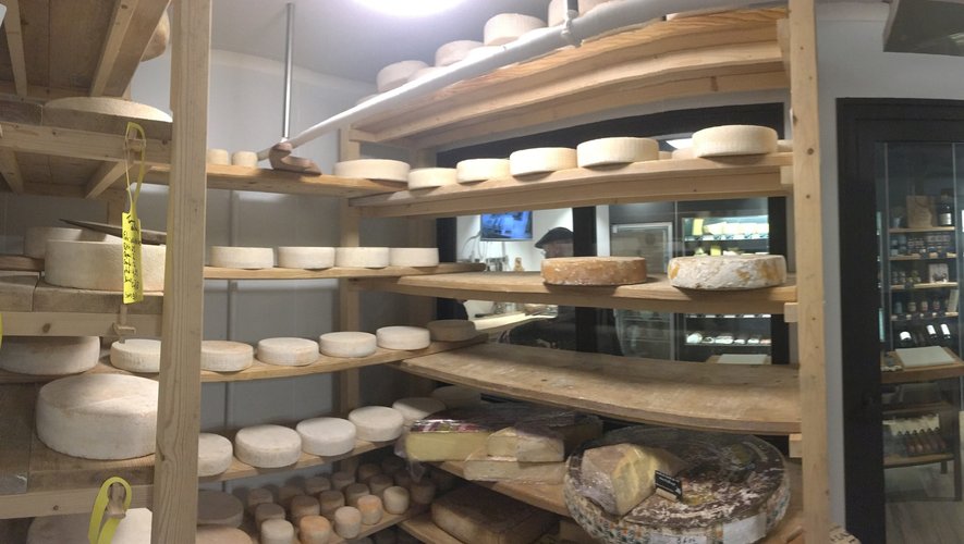 Le concept est voulu par les deux associés est de produire des fromages dans la boutique afin de partager le savoir-faire avec les consommateurs.