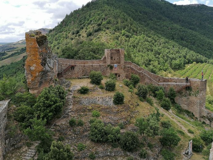 Le château du Peyrelade date du Moyen Âge.