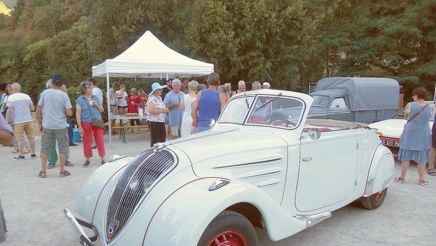 Magnifique 302 cabriolet de 1936.