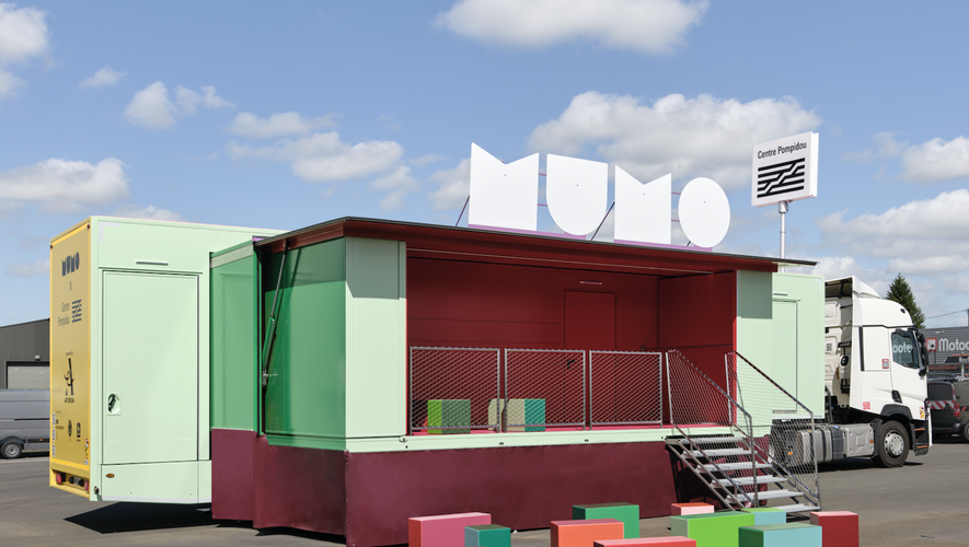 Le MuMo est à lui seul une oeuvre d'art conçu par l'artiste Krijn de Koning, en  collaboration avec les  architectes Hérault-Arnod. 