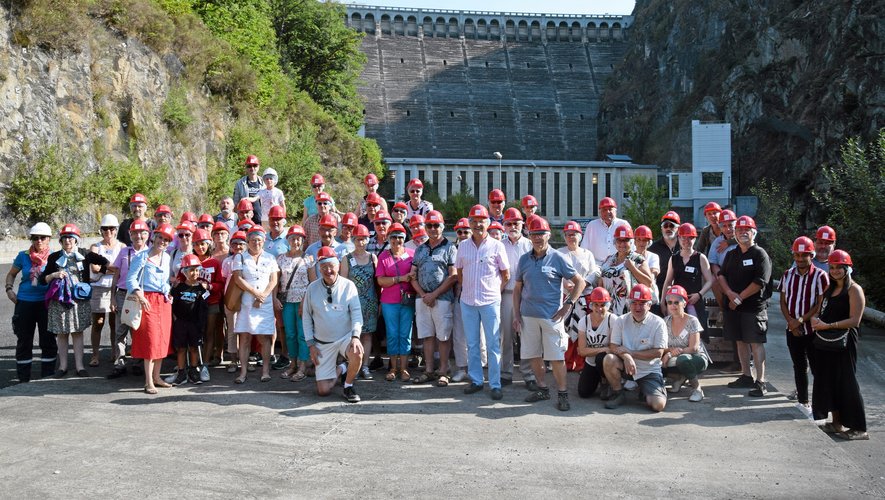 Une soixantaine de privilégiés ont pris part à une visite guidée et exceptionnelle de la centrale hydroélectrique du barrage de Sarrans. 