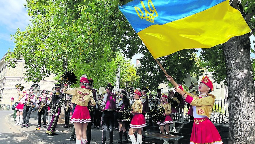 Le drapeau de l’Ukraine a dansé à Villefranche-de-Rouergue.
