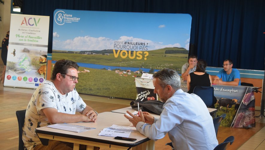Les candidats ont rencontré hier les représentants des entreprises Beauvallet et Conquet à Argences-en-Aubrac.