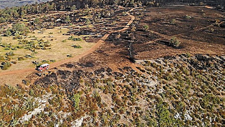 Une vue aérienne du site de Mostuéjouls touché par les flammes, réalisée par le drone du Sdis.