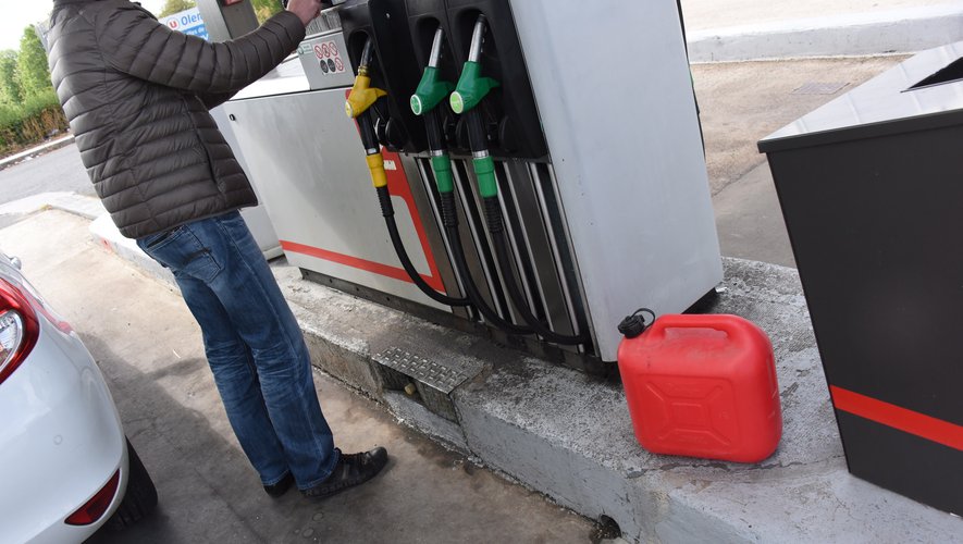 Les prix du carburant n'avaient pas été aussi bas depuis le début de l'année 2022.