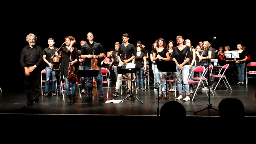 Claudio Tabone et son orchestre pour l’anniversaire des 10 ans.