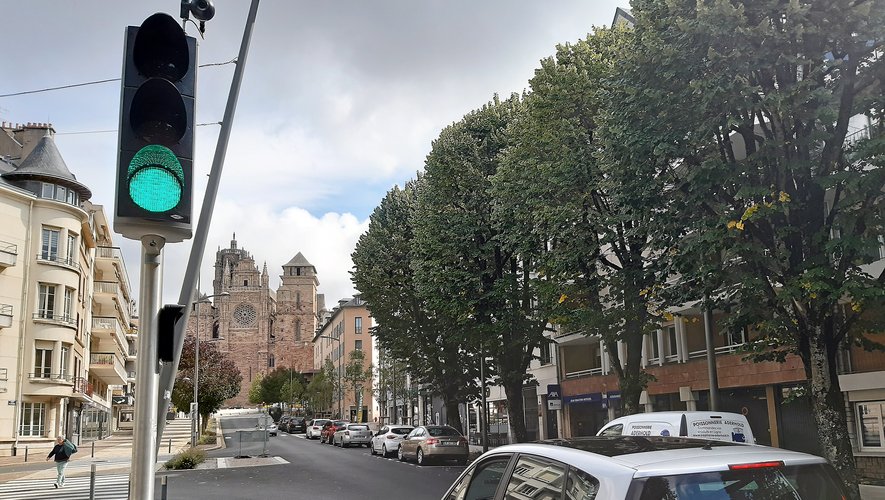 Rodez les feux tricolores de l'Avenue VictorHugo passent au vert