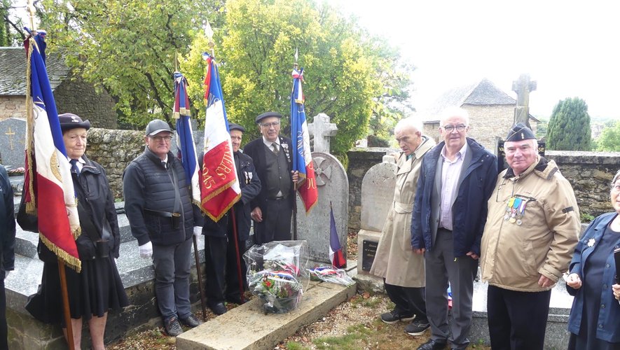 Lors de la commémoration au cimetière de Bozouls.