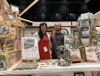 Présents il y a peu au Salon du Fabriqué en Aveyron, Anaïs Verdier et son compagnon Pablo Pibarot seront au Marché des pays de l’Aveyron (stand 42), du 7 au 9 octobre à Paris, pour y présenter leurs créations.