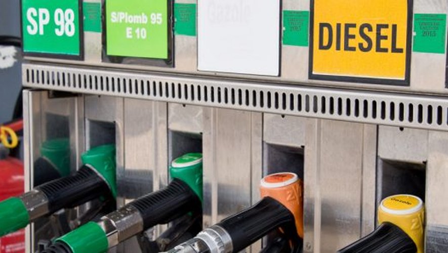 Environ 12 % des stations-service connaissent des « difficultés sur au moins un type de carburant », a déclaré le porte-parole du gouvernement, Olivier Véran, le 5 octobre.