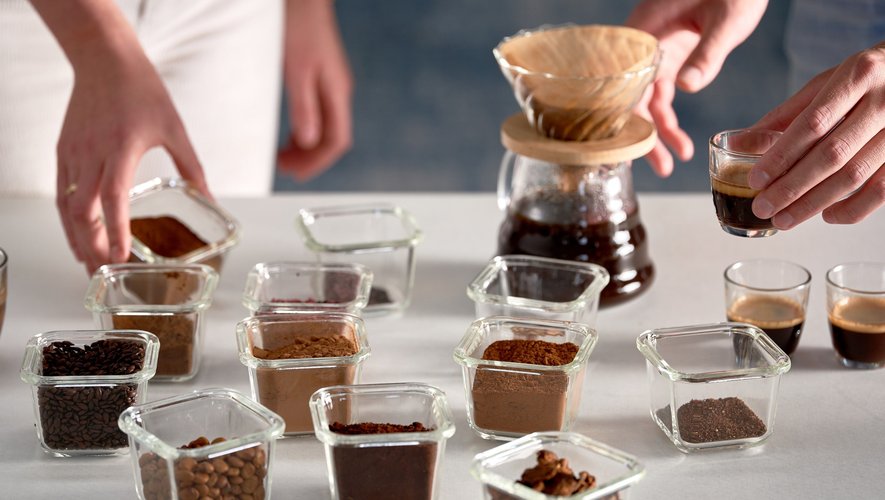 Du café sans café, c'est possible quand on mélange des graines de lupin à de l'orge, du seigle, des pois chiches, des figues, de la chicorée, de la caroube et du cassis